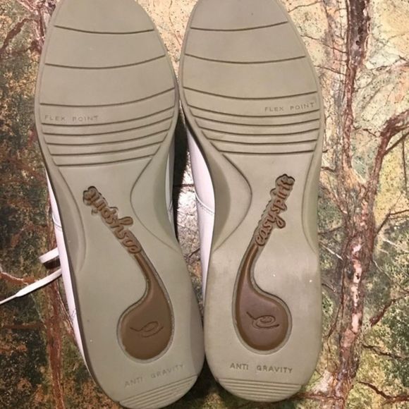 Easy Spirit white leather shoes - Picture 6 of 6
